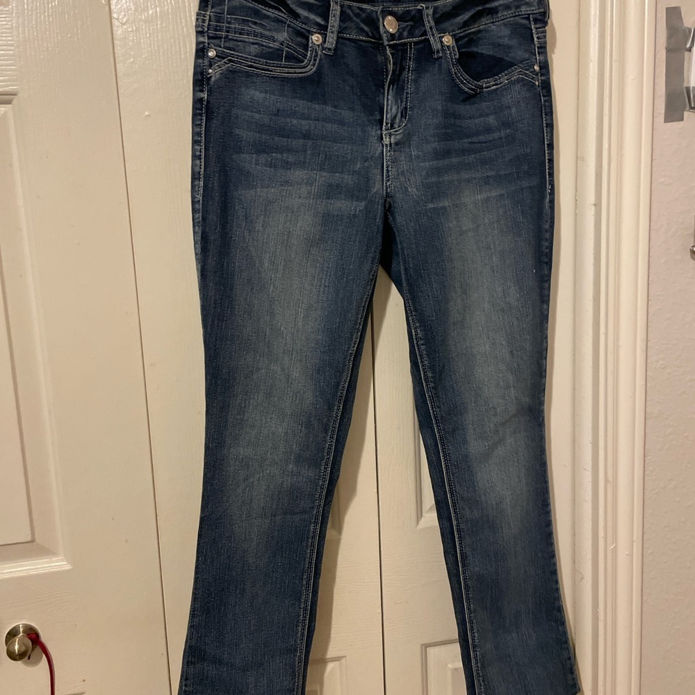 Seven 7 jeans with straight leg and embellishments on back pockets. Size 12